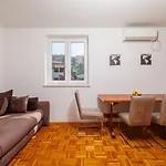 Beschauliches Studio-apartment In Traumlage Nur 250 Meter Zum Sandstrand Lägenhet