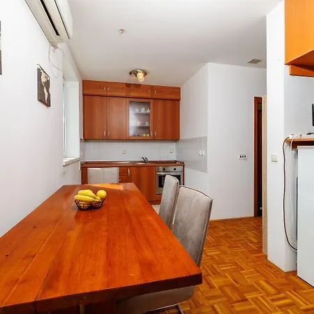 Beschauliches Studio-apartment In Traumlage Nur 250 Meter Zum Sandstrand Crikvenica