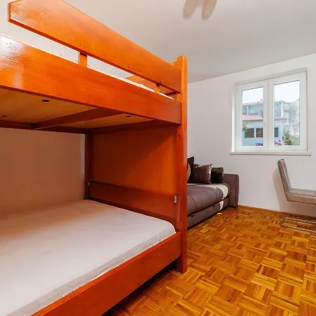 Beschauliches Studio-apartment In Traumlage Nur 250 Meter Zum Sandstrand דירה