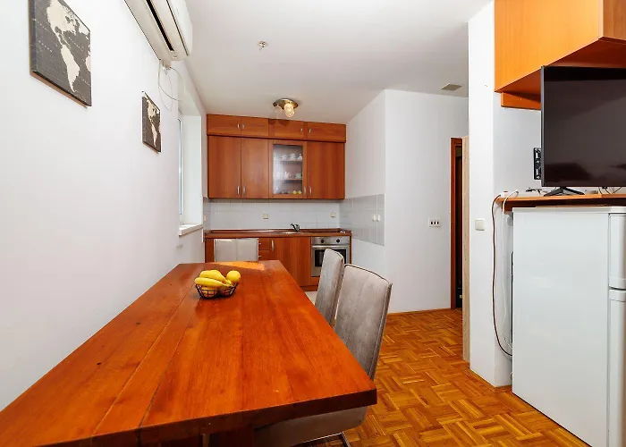 Beschauliches Studio-apartment In Traumlage Nur 250 Meter Zum Sandstrand Crikvenica